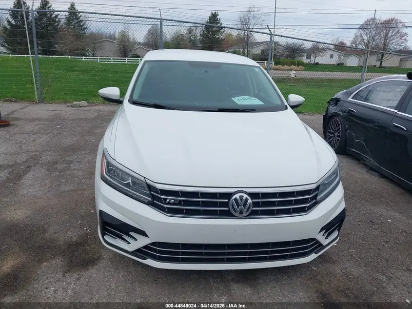 2017 VOLKSWAGEN PASSAT 1.8T R-LINE