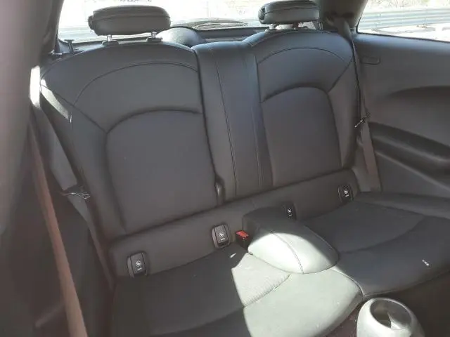 2021 MINI COOPER   