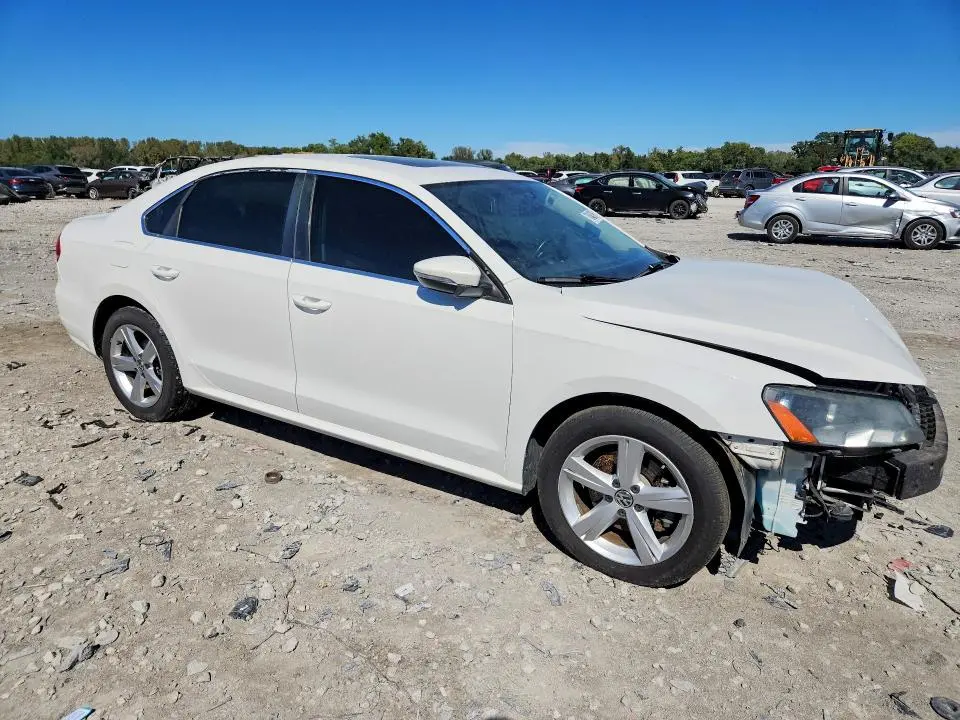 2012 VOLKSWAGEN PASSAT SE  