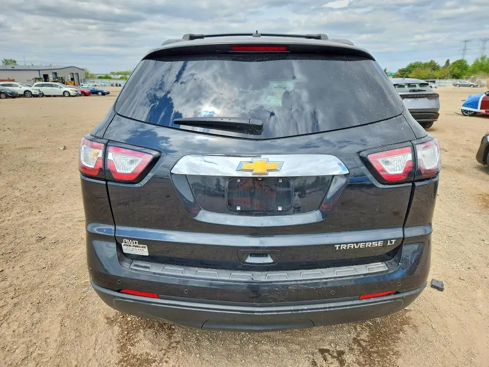 2015 CHEVROLET TRAVERSE LT  
