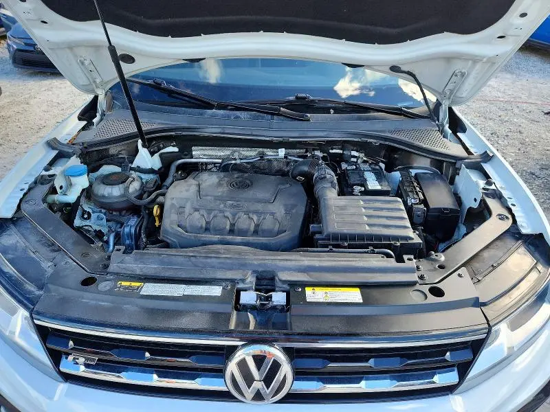 2021 VOLKSWAGEN TIGUAN SE  