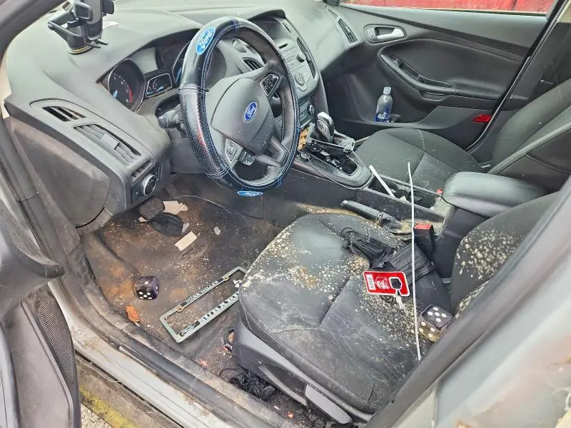 2015 FORD FOCUS SE  