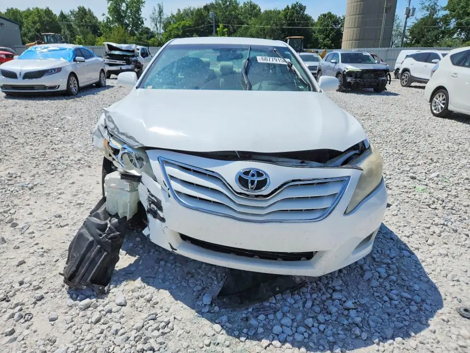 2011 TOYOTA CAMRY LE  