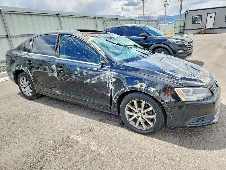2013 VOLKSWAGEN JETTA SE  