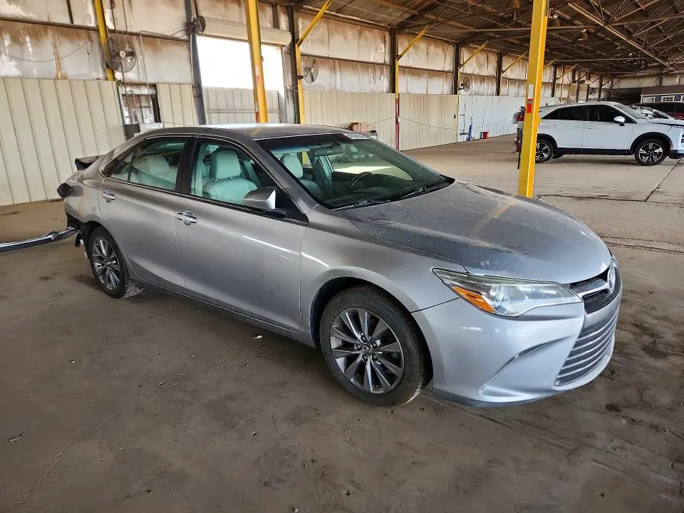 2016 TOYOTA CAMRY XLE  
