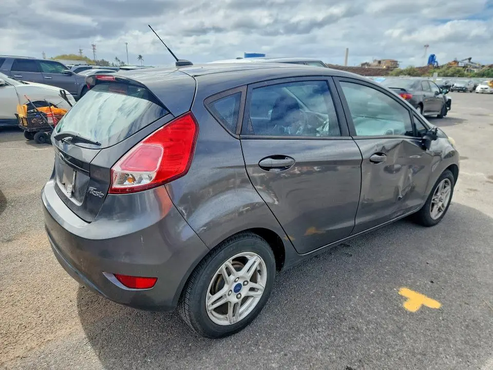2017 FORD FIESTA SE  