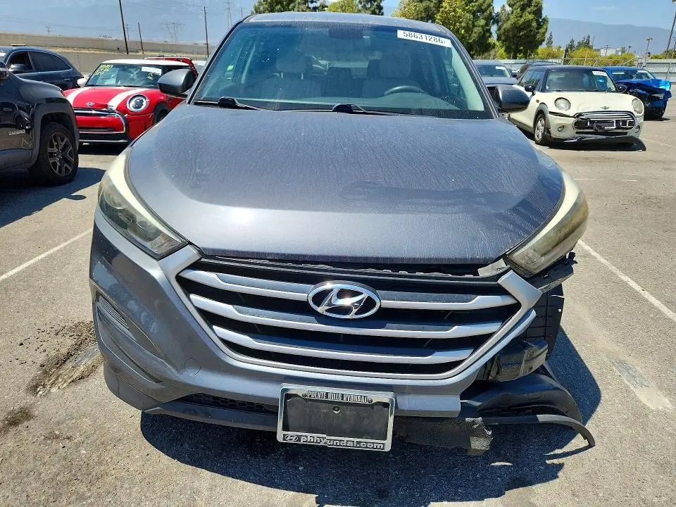 2017 HYUNDAI TUCSON SE  