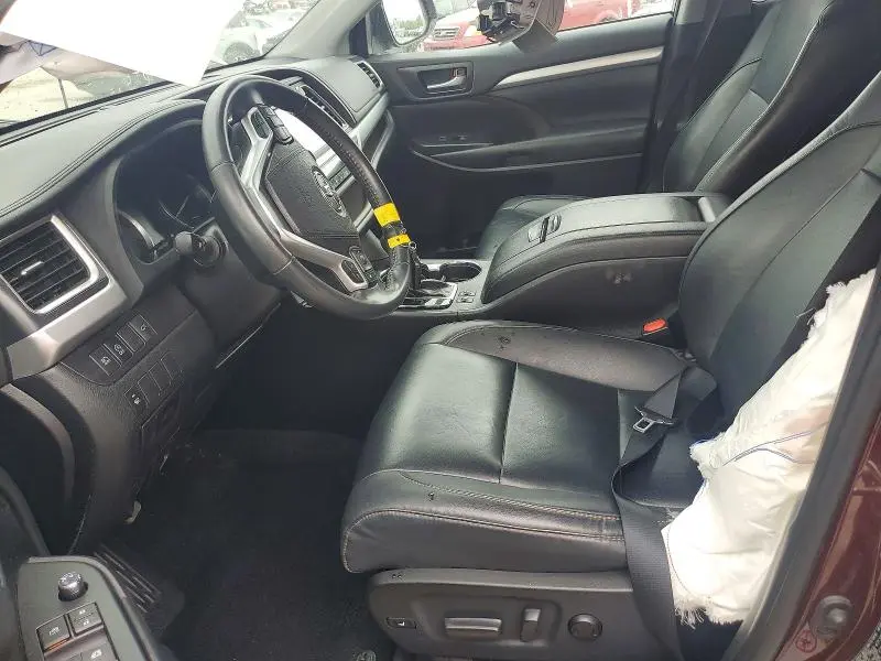 2019 TOYOTA HIGHLANDER XLE  