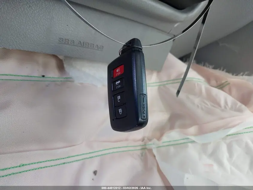 2017 TOYOTA CAMRY XLE V6