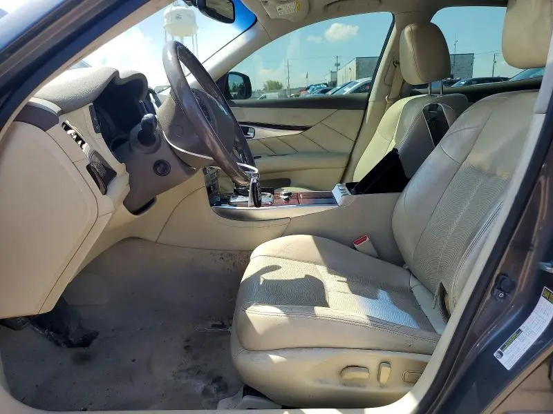 2015 INFINITI Q70 3.7  