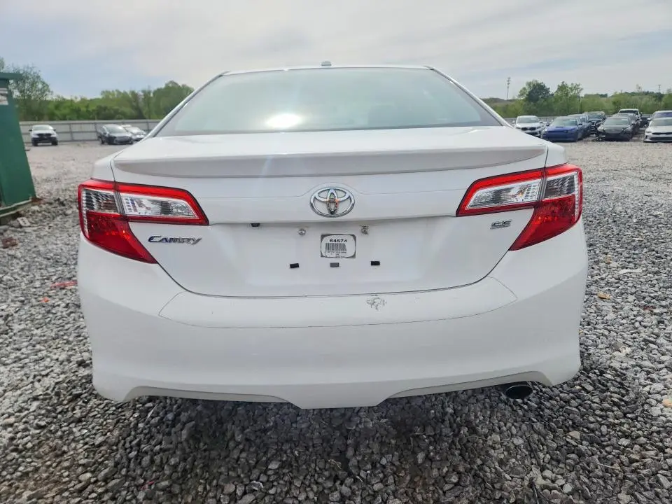 2014 TOYOTA CAMRY SE  