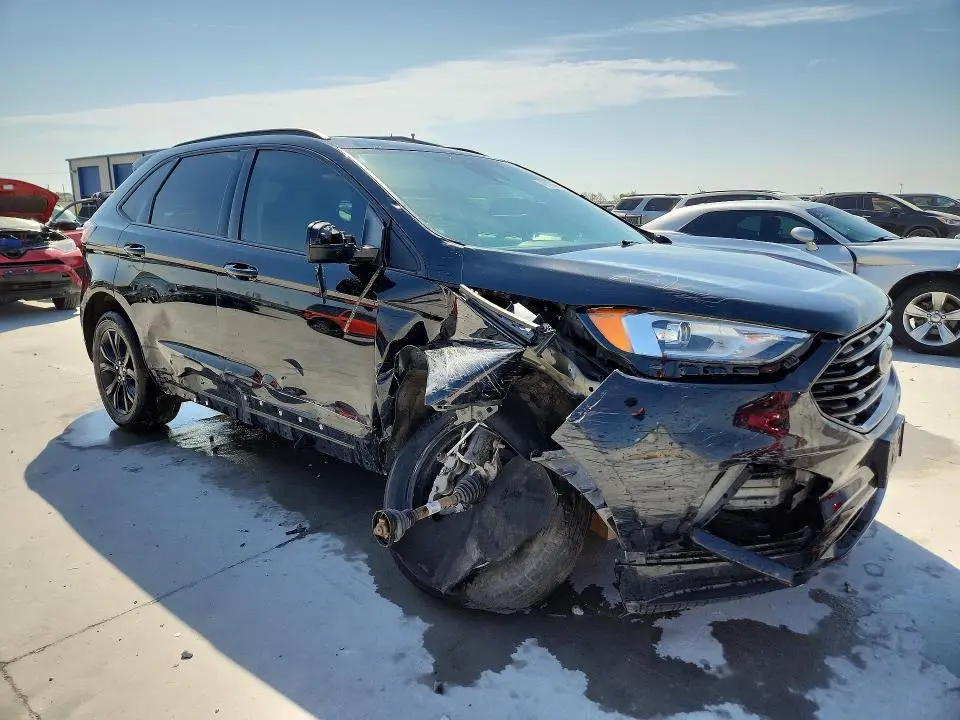 2022 FORD EDGE SE  