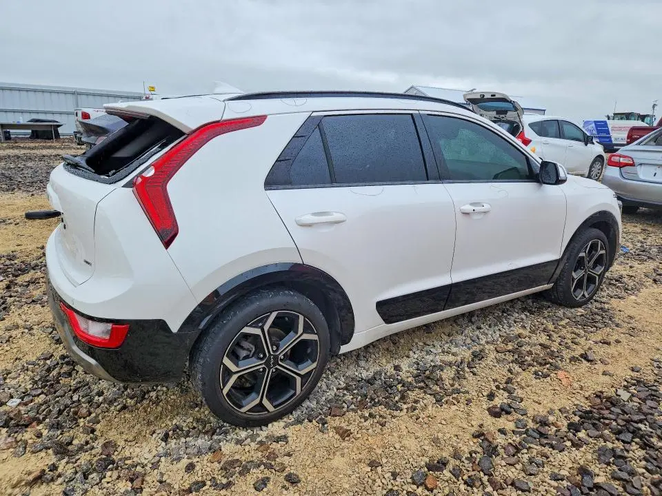 2023 KIA NIRO EX  