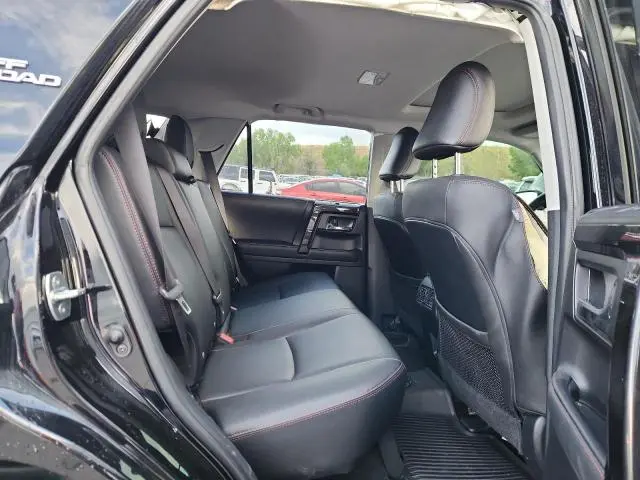 2023 TOYOTA 4RUNNER SE  