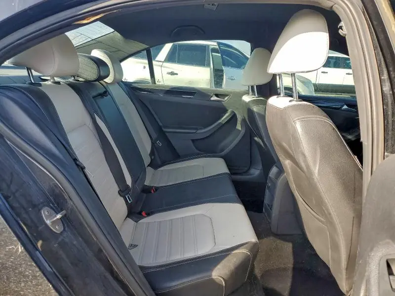 2015 VOLKSWAGEN JETTA SE  