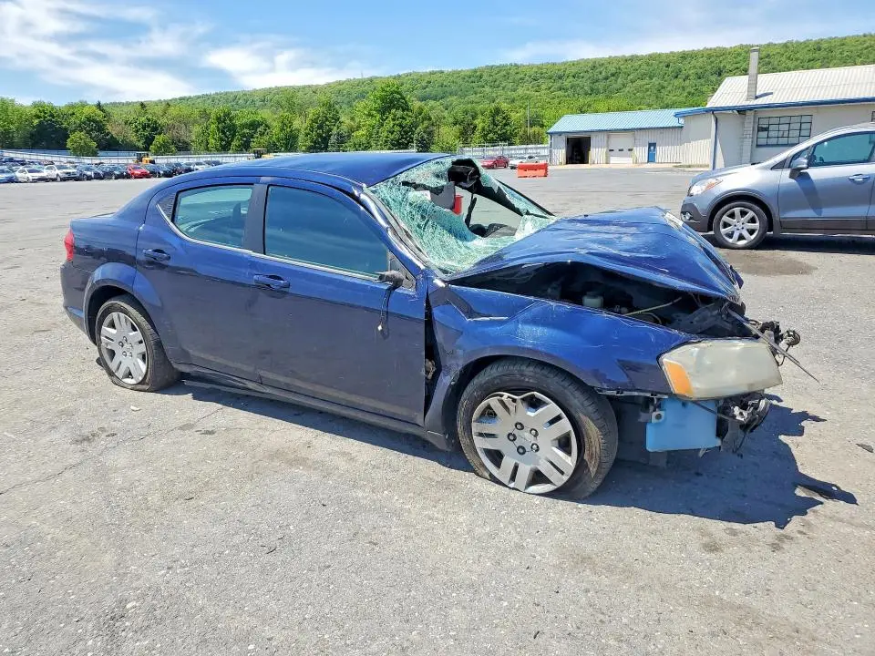 2013 DODGE AVENGER SE  