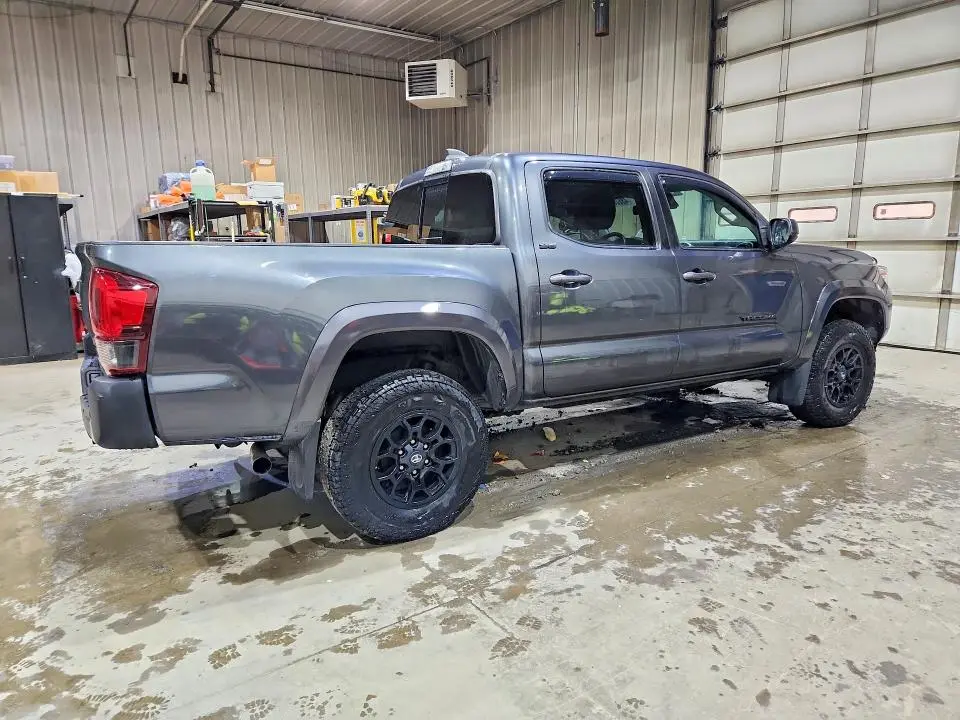 2020 TOYOTA TACOMA SR5 V6  