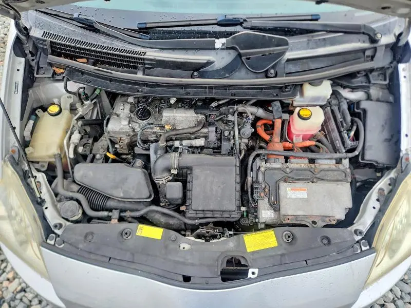 2011 TOYOTA PRIUS TWO  