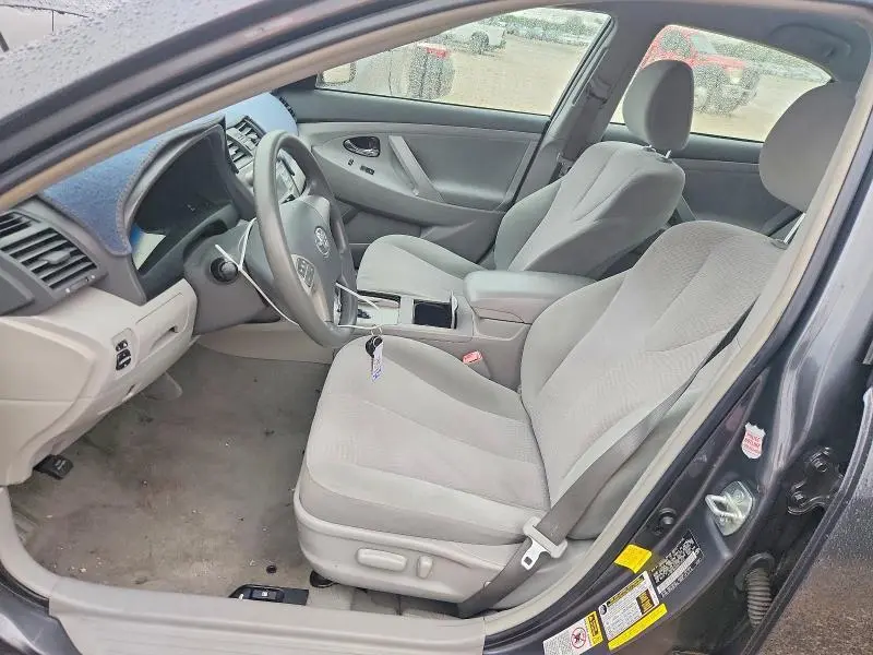 2011 TOYOTA CAMRY LE  