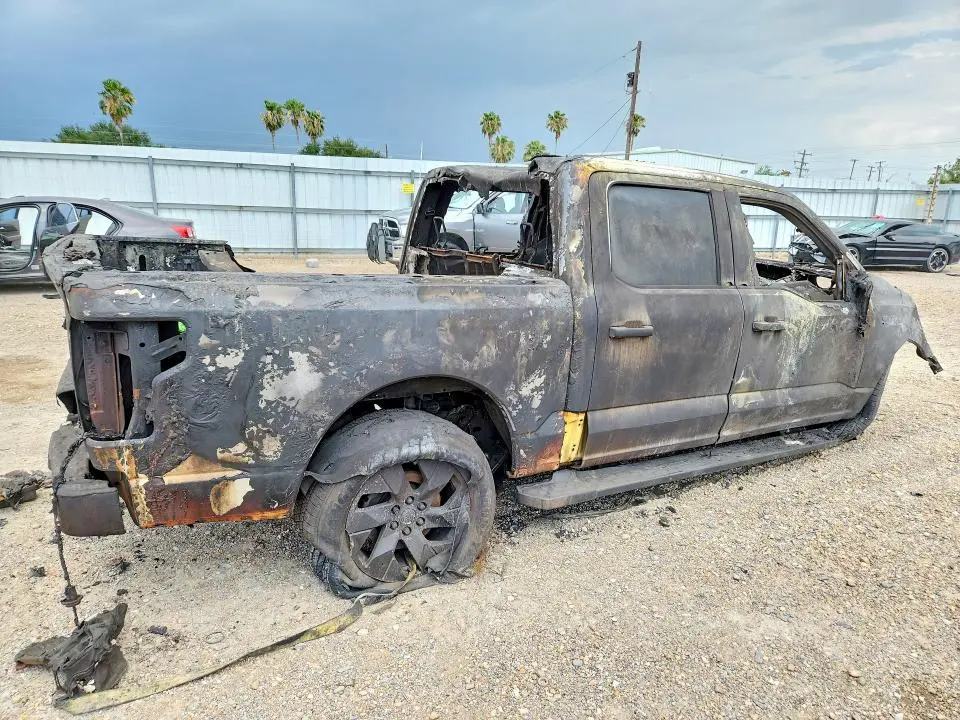 2024 FORD F150 LIGHTNING XLT  