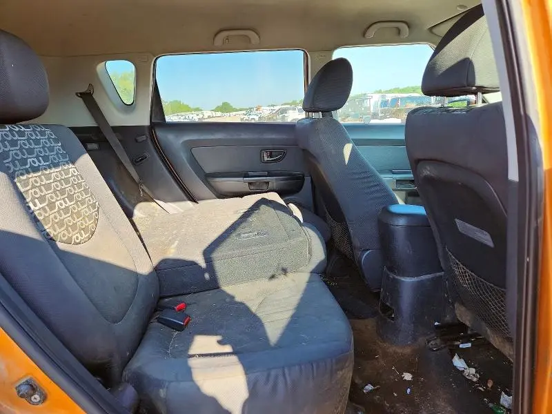 2011 KIA SOUL +  