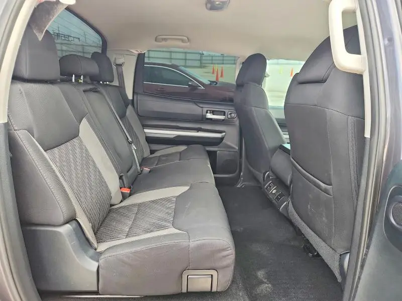 2017 TOYOTA TUNDRA CREWMAX SR5  