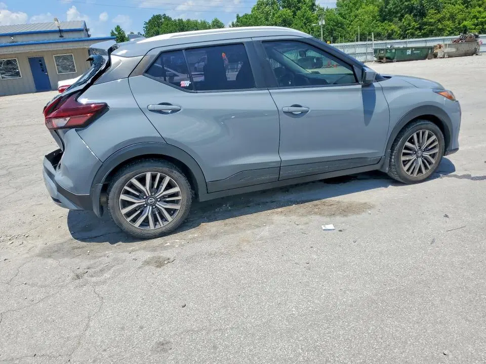 2021 NISSAN KICKS SV  