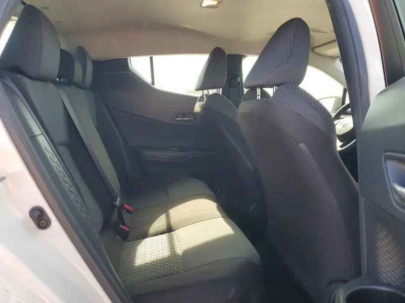 2020 TOYOTA C-HR XLE  