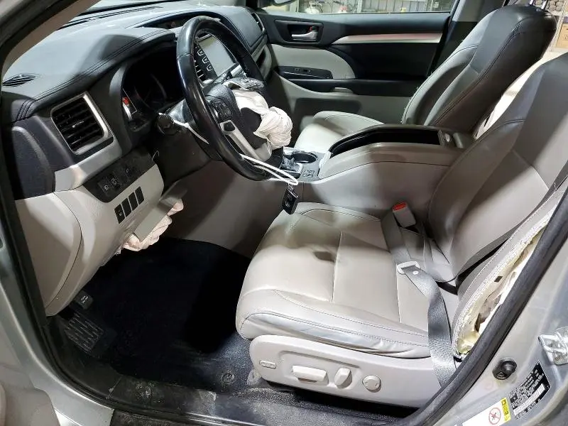 2018 TOYOTA HIGHLANDER XLE  