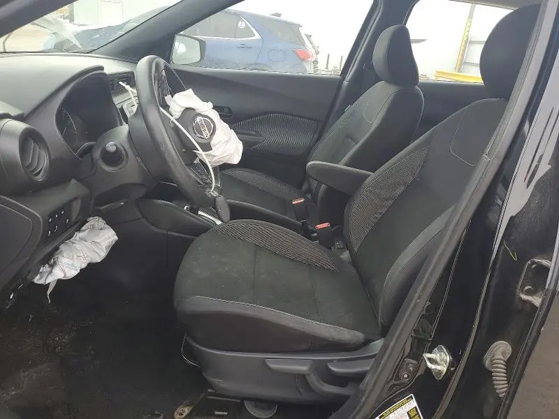 2020 NISSAN KICKS S  