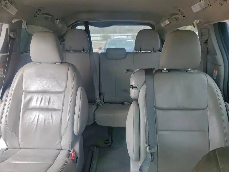 2015 TOYOTA SIENNA XLE  