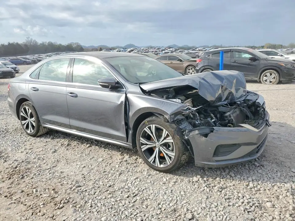 2021 VOLKSWAGEN PASSAT SE  