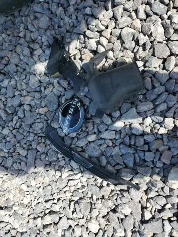 2023 NISSAN VERSA SV  