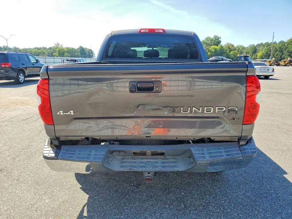 2015 TOYOTA TUNDRA CREWMAX SR5  