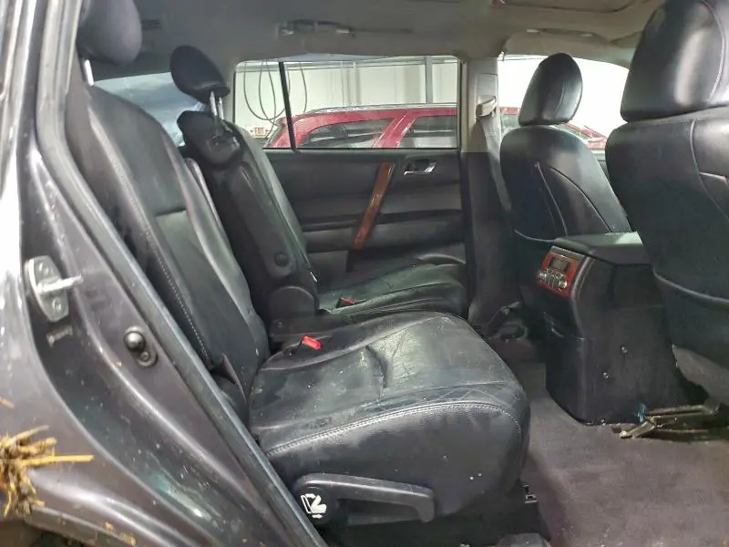 2011 TOYOTA HIGHLANDER LIMITED  