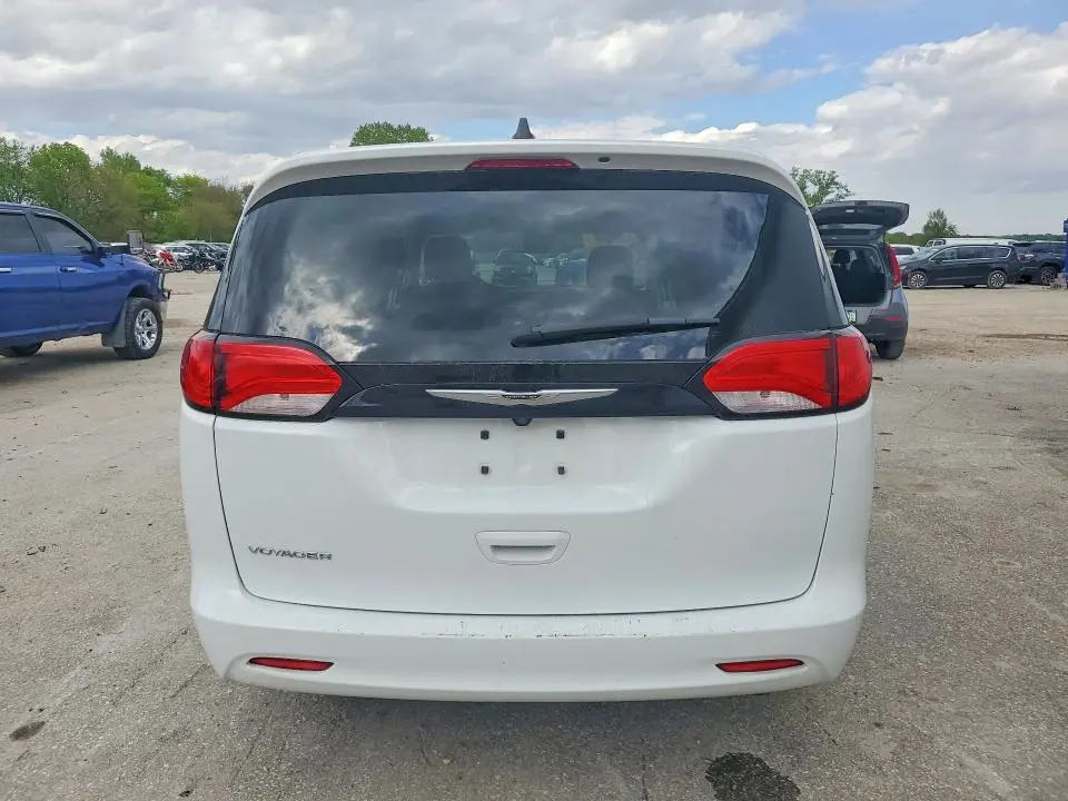 2023 CHRYSLER VOYAGER LX  