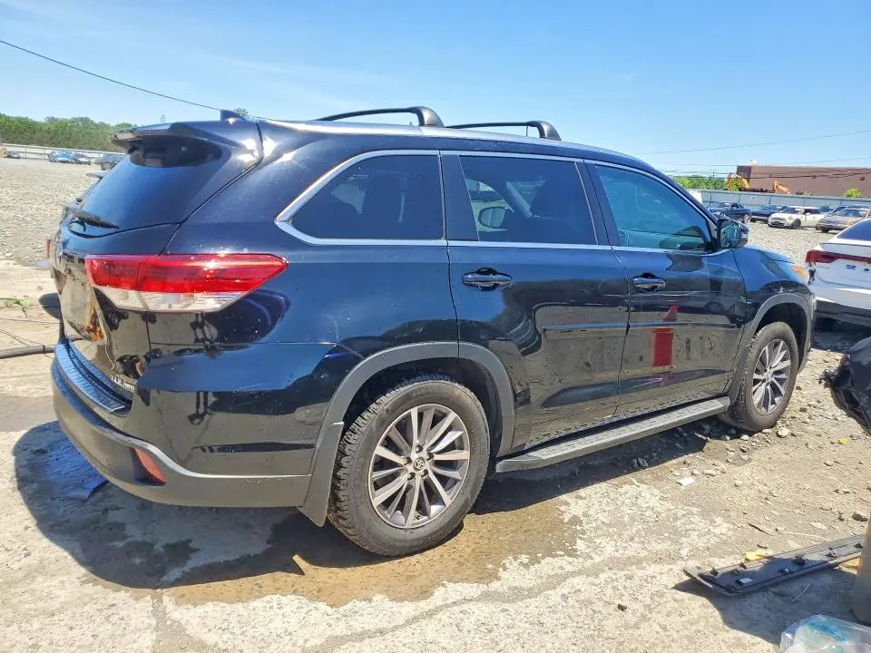 2018 TOYOTA HIGHLANDER XLE  