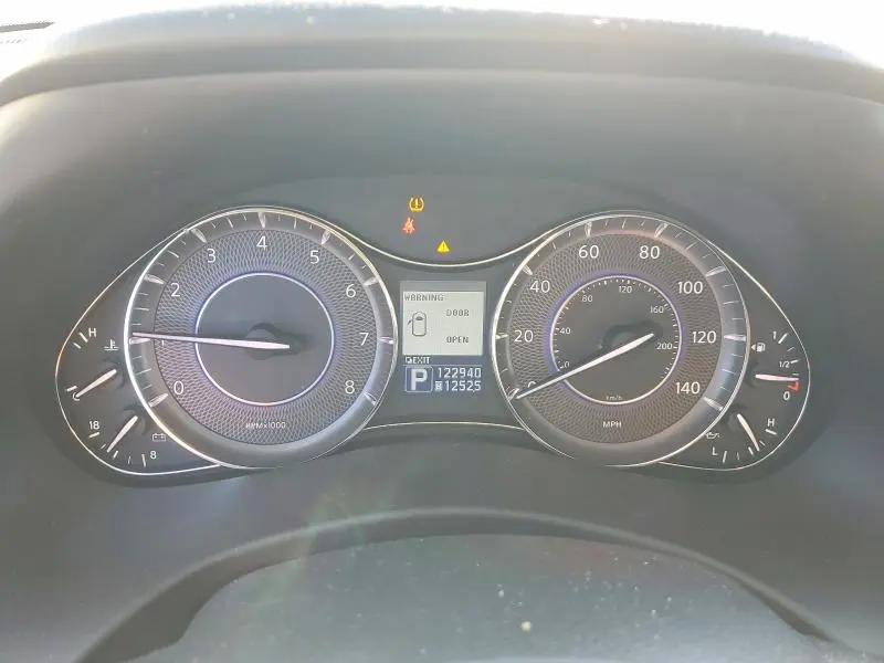 2011 INFINITI QX56 BASE  