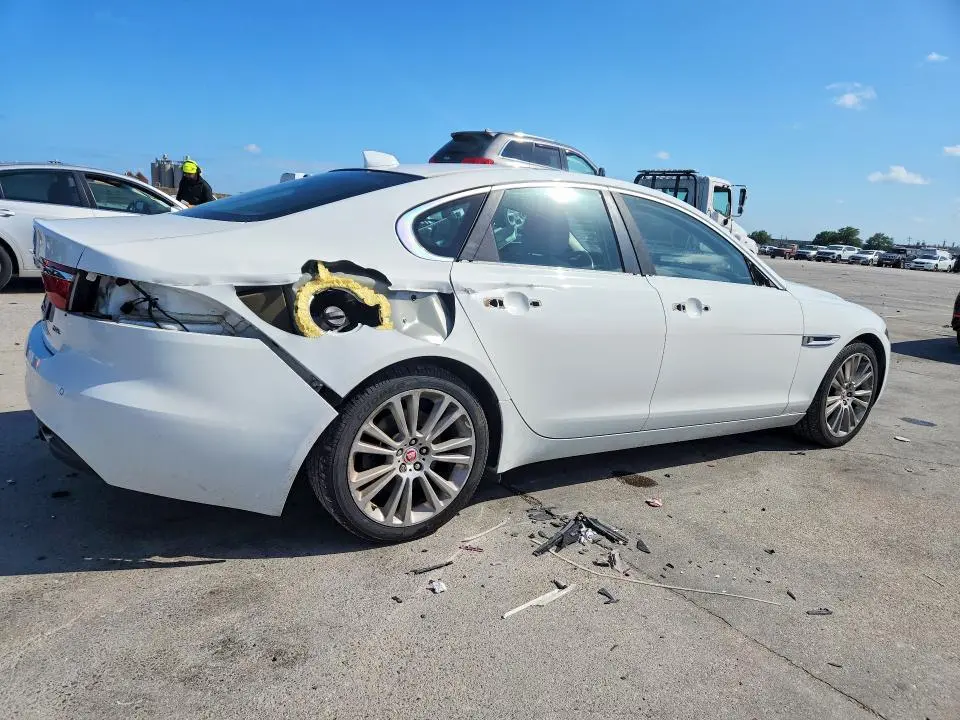 2018 JAGUAR XF PRESTIGE  