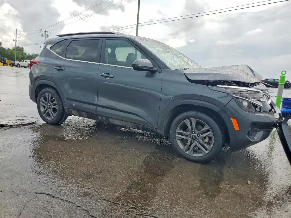 2023 KIA SELTOS S  