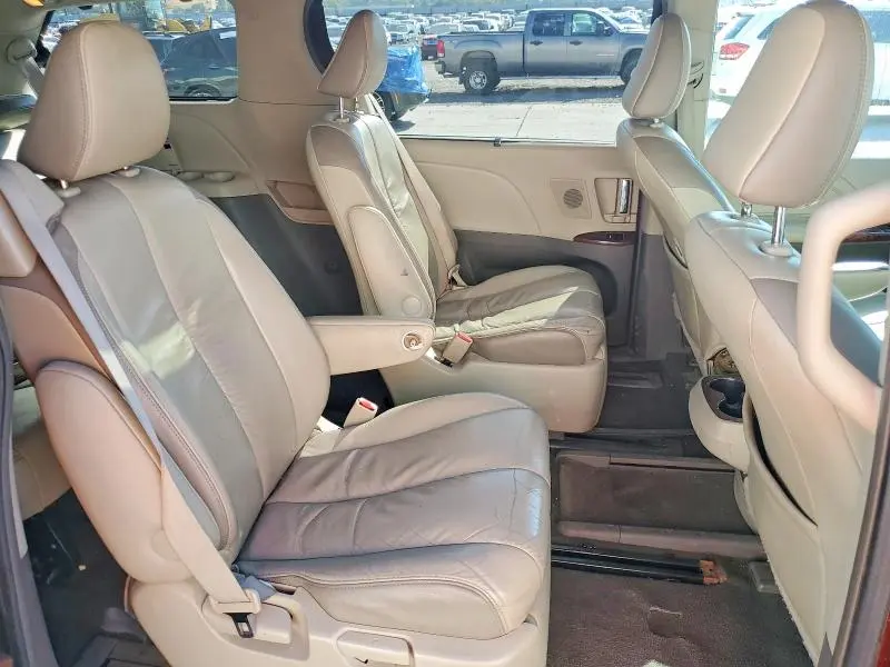 2011 TOYOTA SIENNA LIMITED 7-PASSENGER  