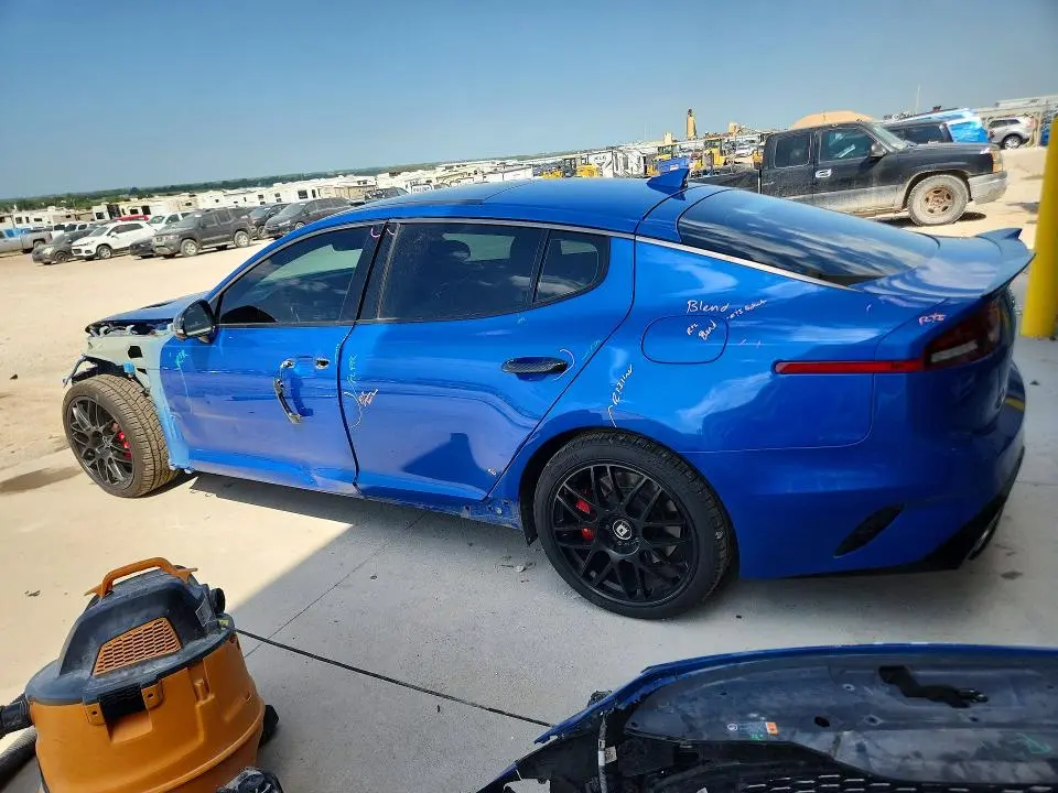2022 KIA STINGER GT2  