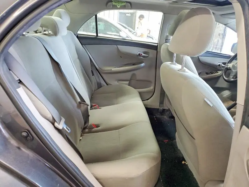 2013 TOYOTA COROLLA LE  