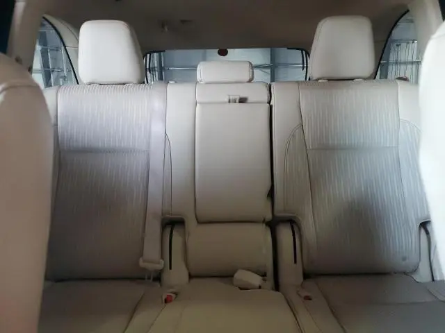 2015 TOYOTA HIGHLANDER LE  