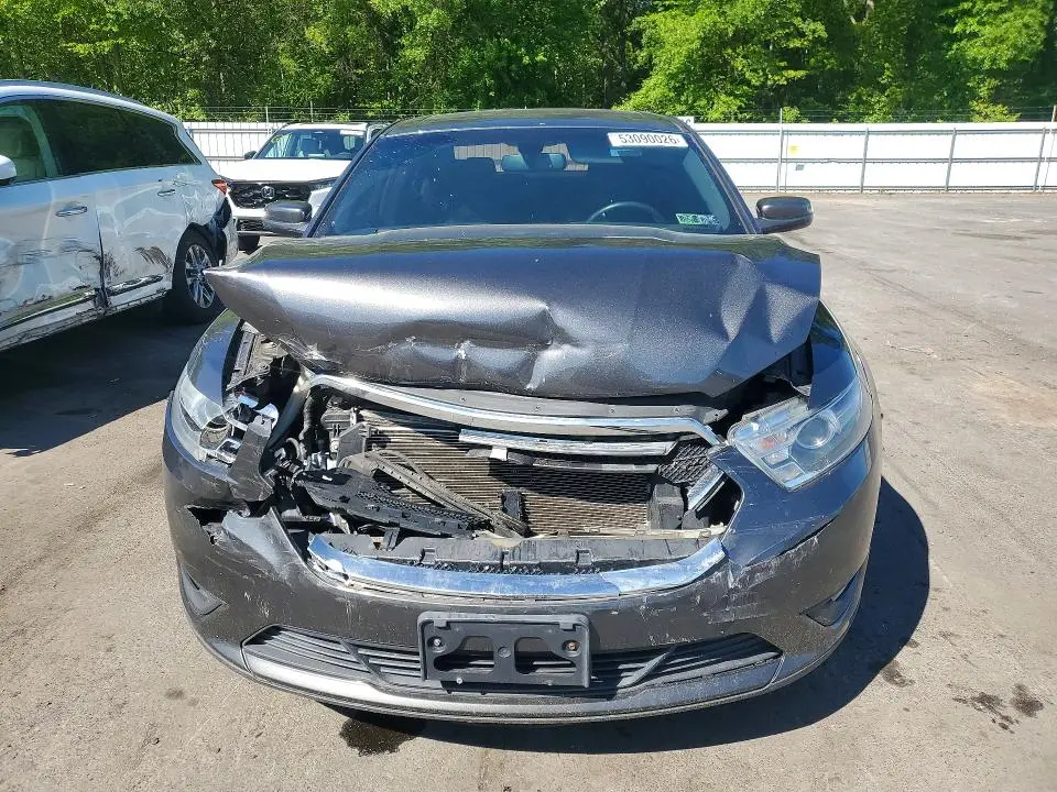 2015 FORD TAURUS SEL  