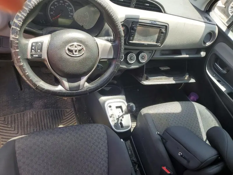2015 TOYOTA YARIS 5-DOOR LE  
