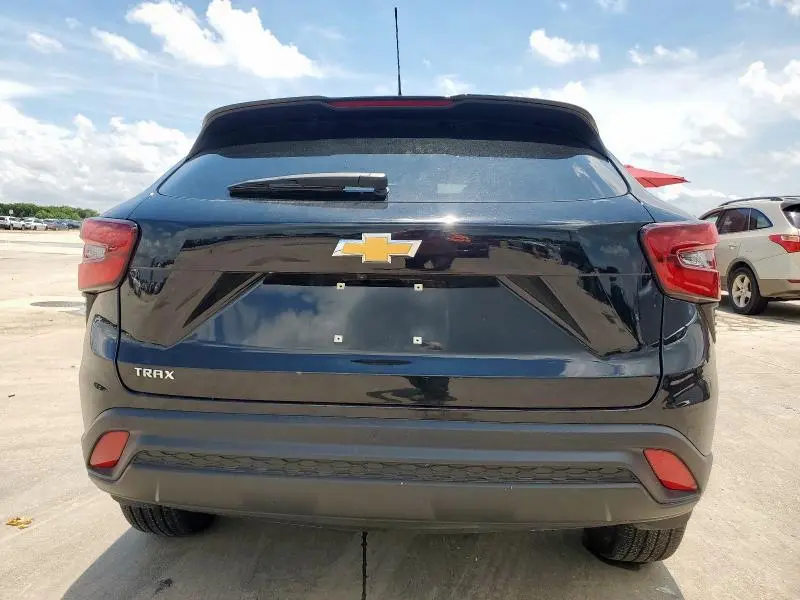 2025 CHEVROLET TRAX LS  