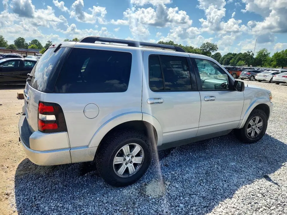 2010 FORD EXPLORER XLT  