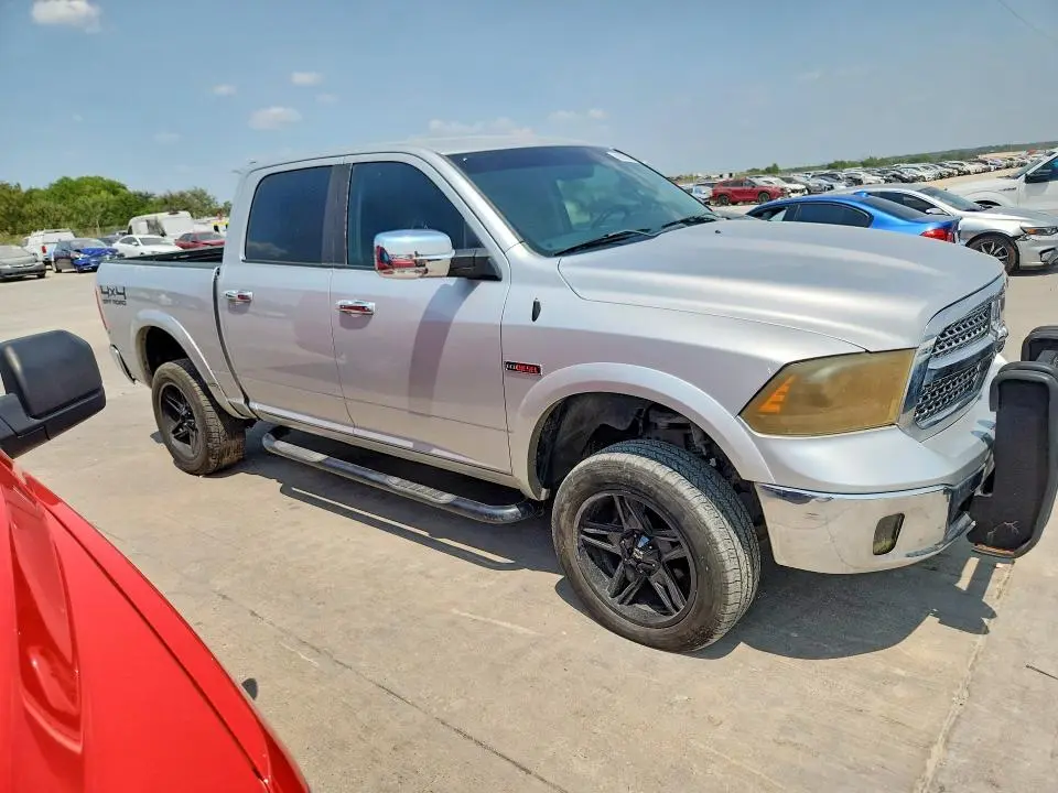 2015 RAM 1500 LARAMIE  