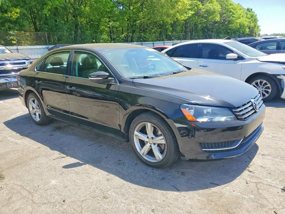 2013 VOLKSWAGEN PASSAT SE  